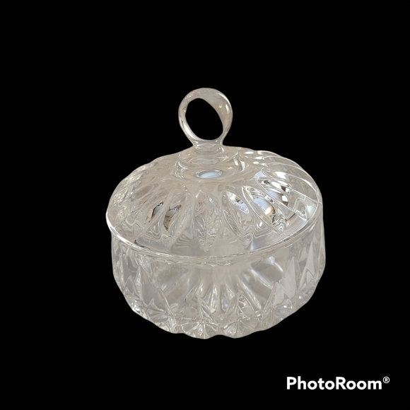 VINTAGE Faceted Clear Glass Candy or Trinket Dish with Lid - Picture 2 of 8